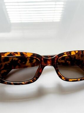 Tortoiseshell Rectangular Sunglasses - Amber Brown